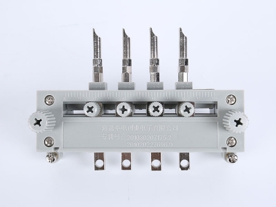 HH101B單相PC下出線(xiàn)表座（4滑塊-105、125MM-孔距，-M8-螺桿）